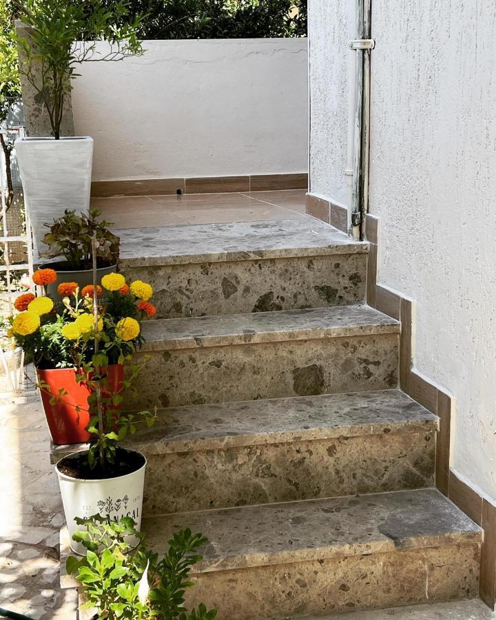 Vlorë Trip-Stop Apartments מראה חיצוני תמונה