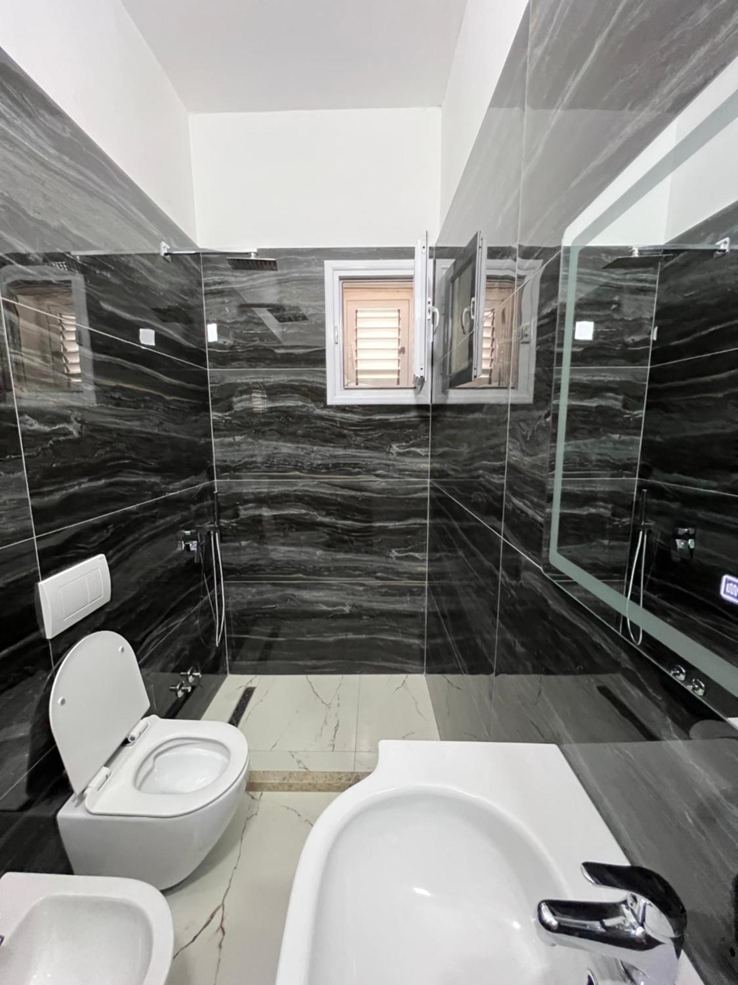 Vlorë Trip-Stop Apartments מראה חיצוני תמונה